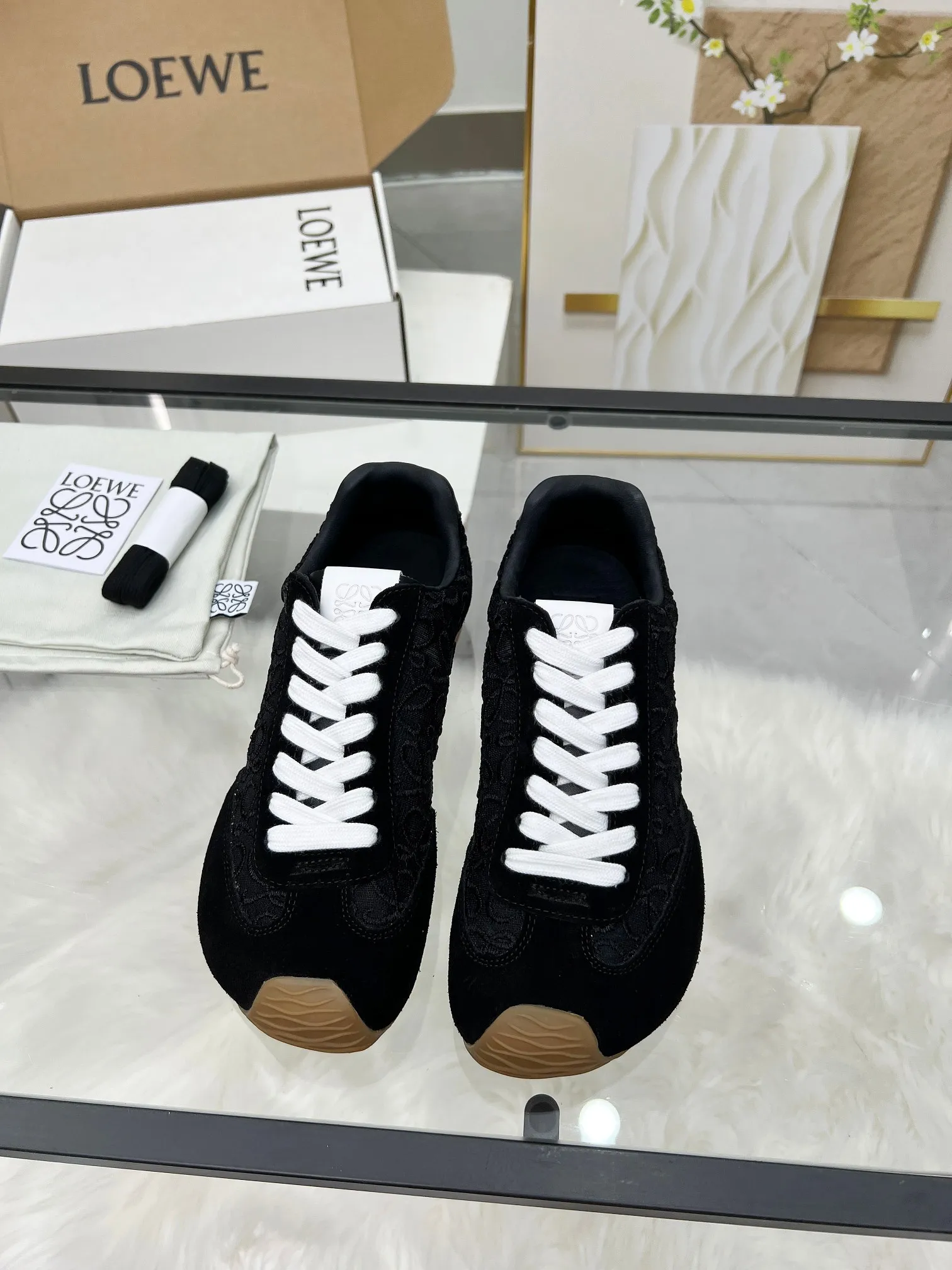 👟👟Ex-factory price 460👟👟 Men's size +10 2025 early spring new style, same style as Wang Yibo! Loewe Ballet Runner 2.0 sneakers for couples. New color matching retro series running shoes. Standard size: women's size 35-40, button +10. Men's size. 39-45, button ➕10.